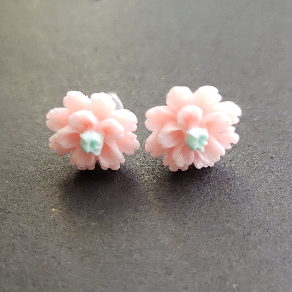 Floral Pastel Coral Earrings 🌸